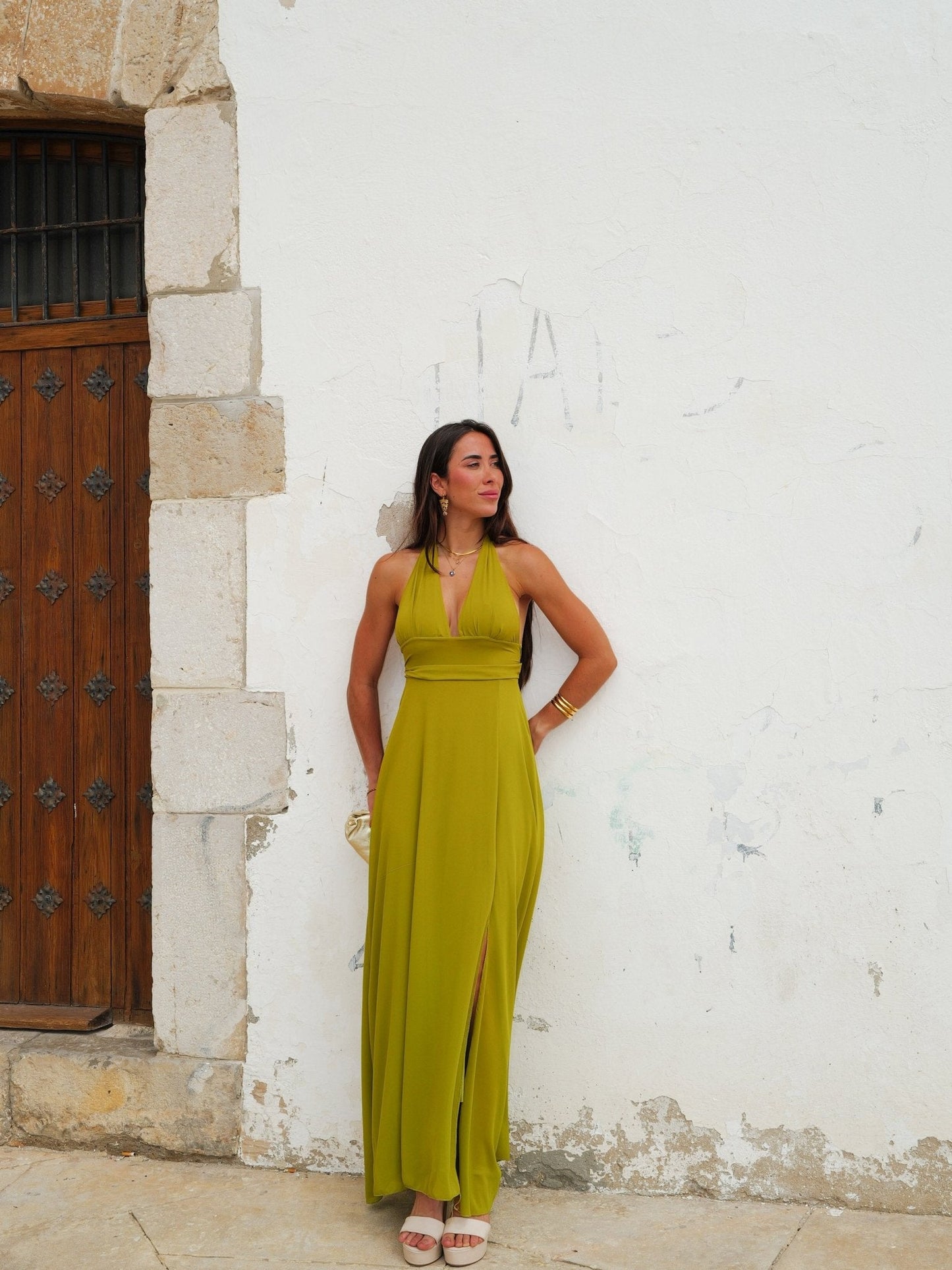 Vestido largo gasa escote pico oliva