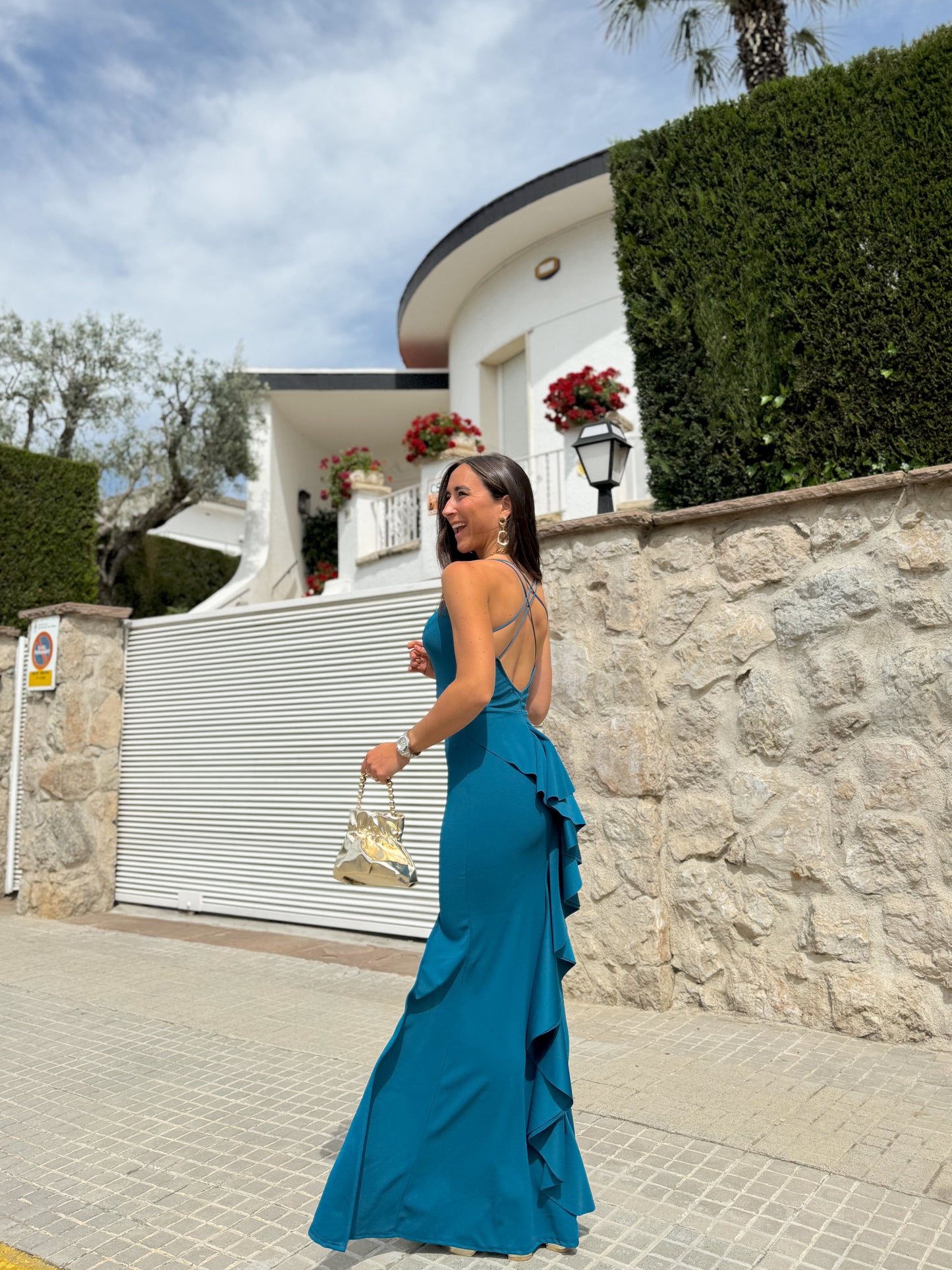 Vestido largo cola petróleo