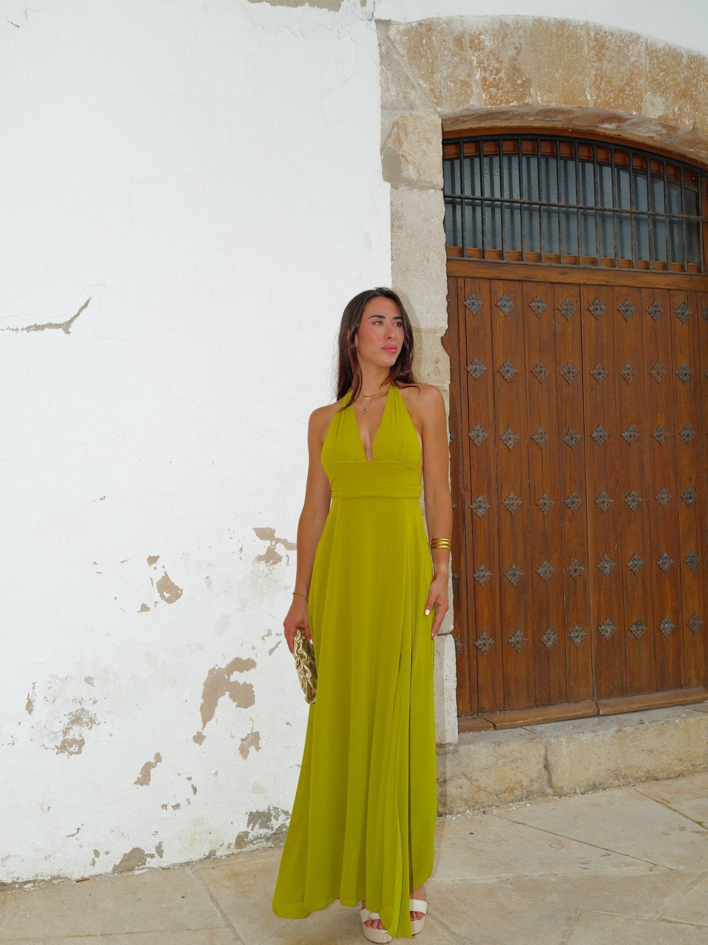 Vestido largo gasa escote pico oliva