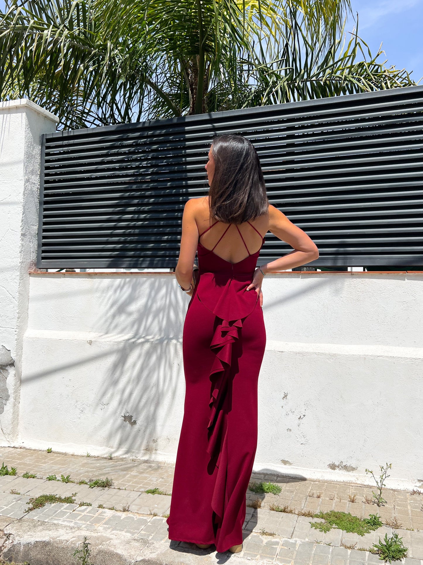 Vestido largo cola vino