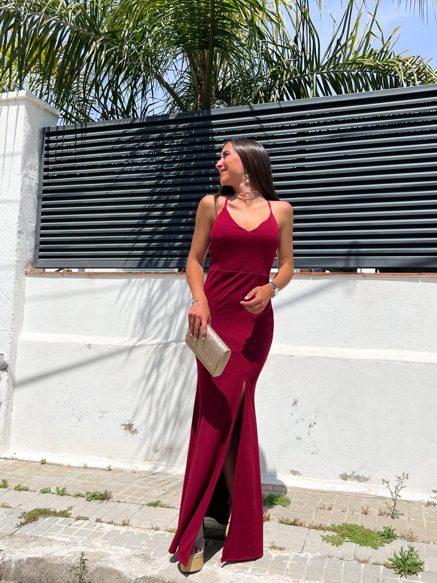 Vestido largo cola vino